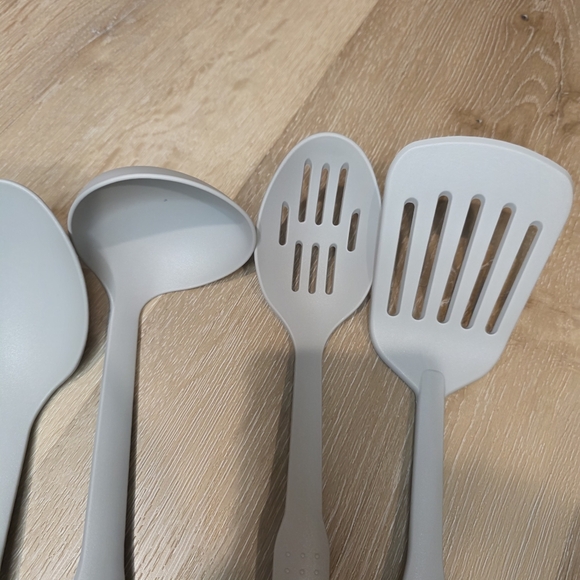 Stylish Gray Cooking Utensil Set - Picture 3 of 5